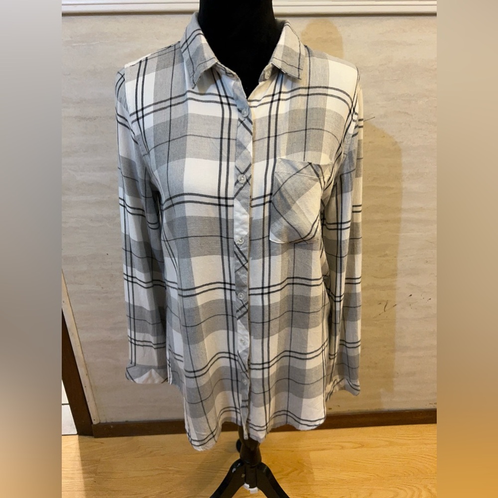 Altar'd State Gray & Black   Plaid Flannel Collared Shirt